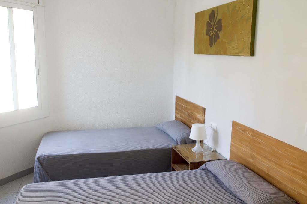 Hostal Ancora Lloret de Mar Bagian luar foto